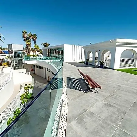 فندق Livvo Dunagolf 4*