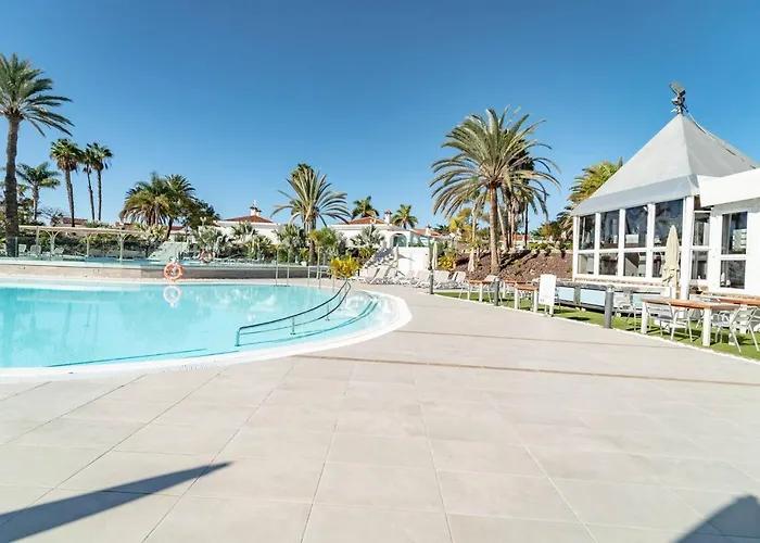 Отель Livvo Dunagolf 4*