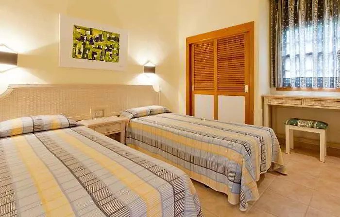 Отель Livvo Dunagolf 4*